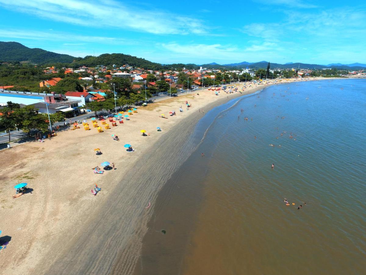 Apt 300 M Da Praia Proximo Ao Beto Carrero Piçarras Extérieur photo